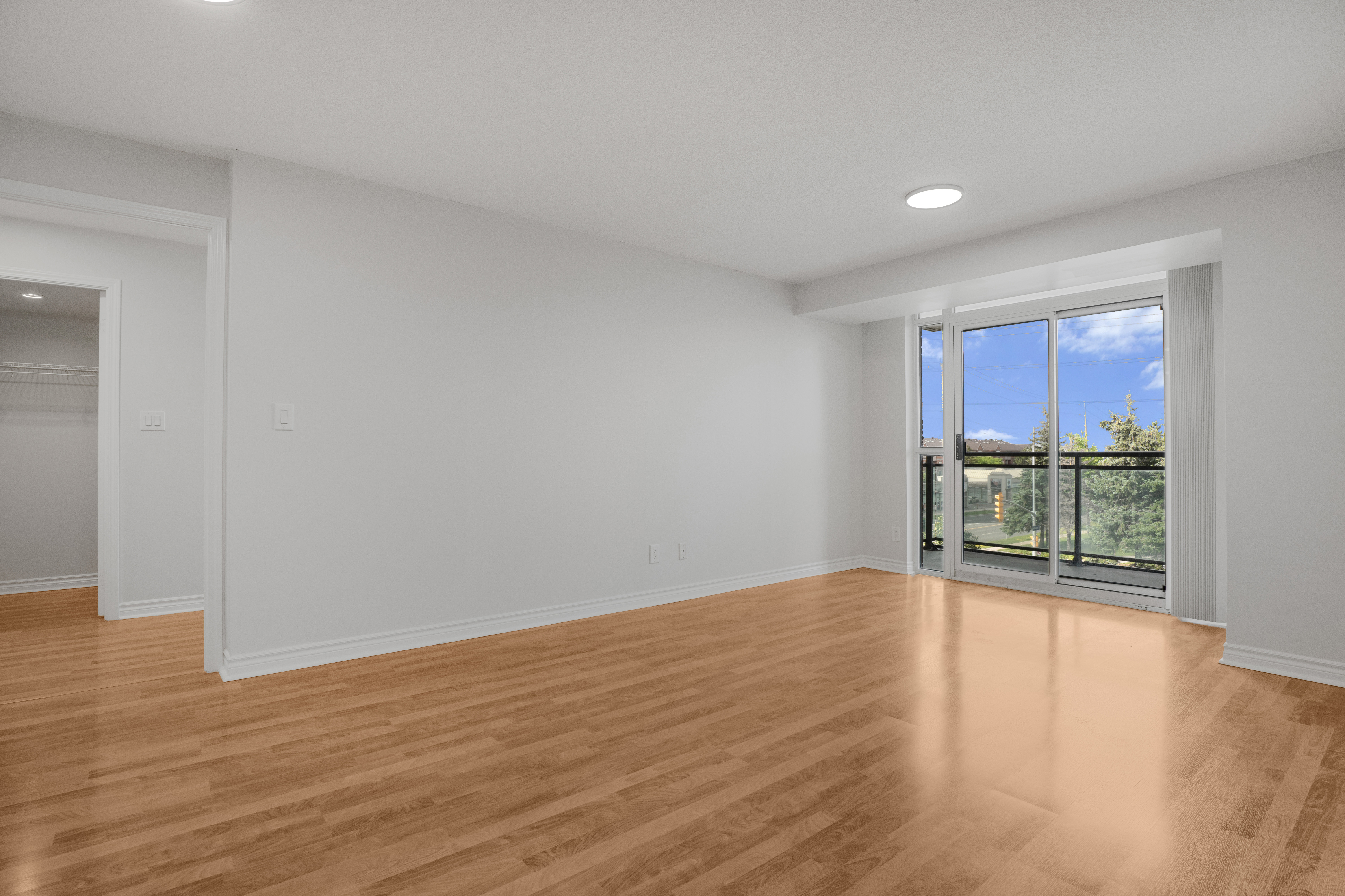 Mon Sheong Court · 2 Bed + Den · 1,120 sq feet