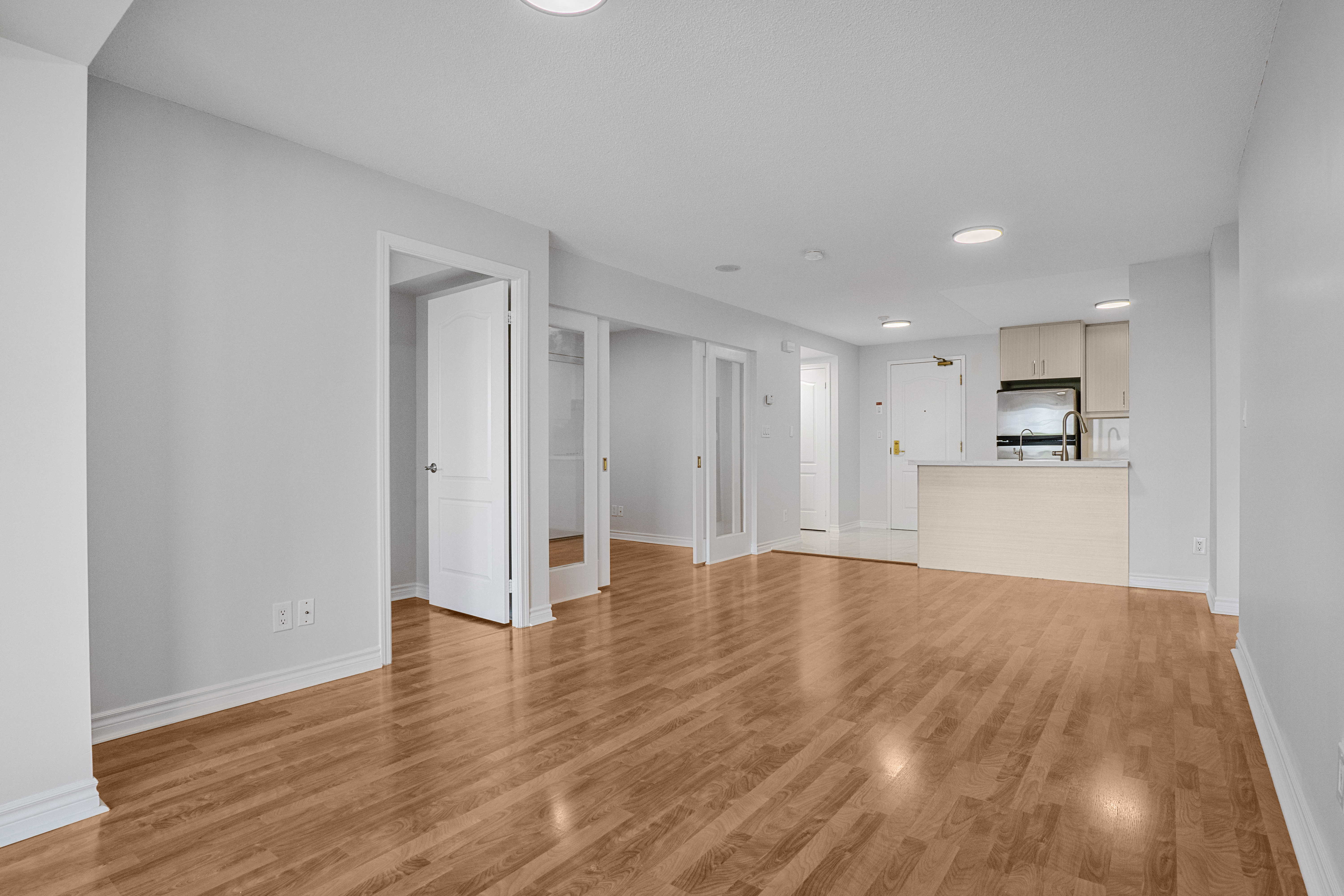 Mon Sheong Court · 2 Bed + Den · 1,120 sq feet