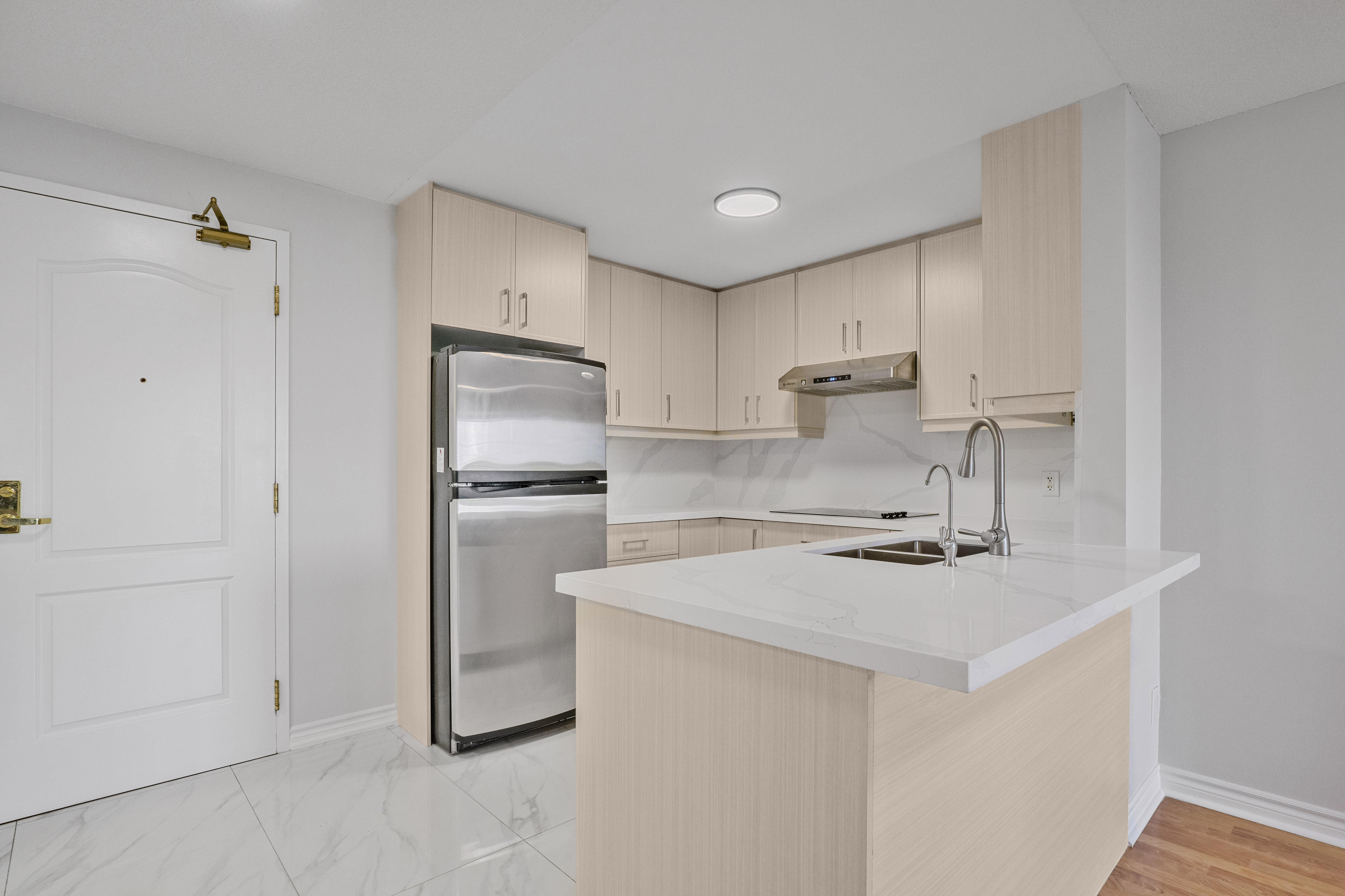 Mon Sheong Court · 2 Bed + Den · 1,120 sq feet