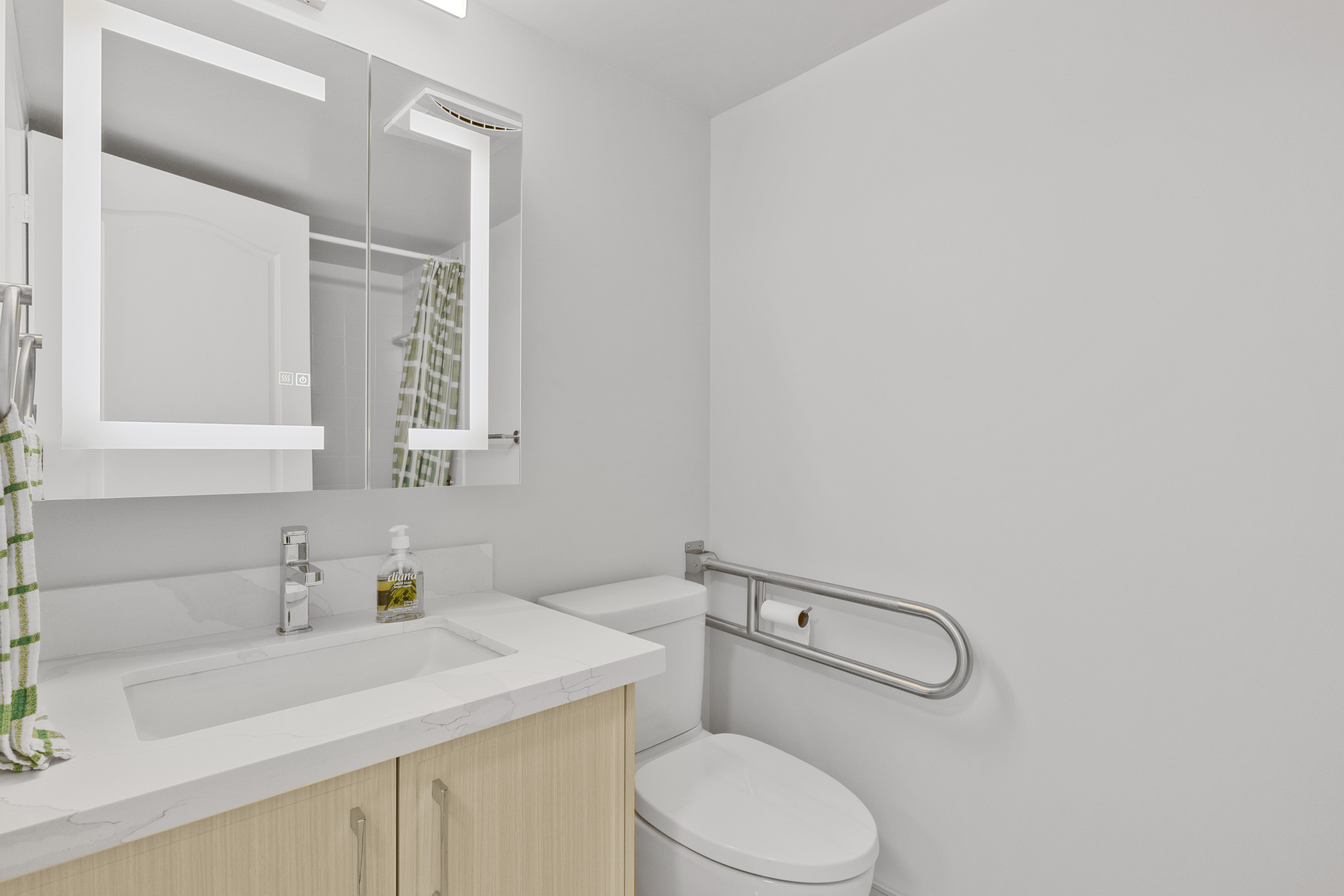 Mon Sheong Court · 2 Bed + Den · 1,120 sq feet