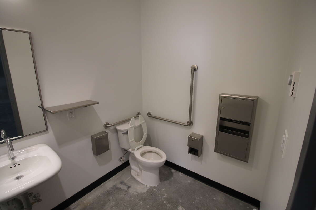 Main level New 3 piece handicap washroom