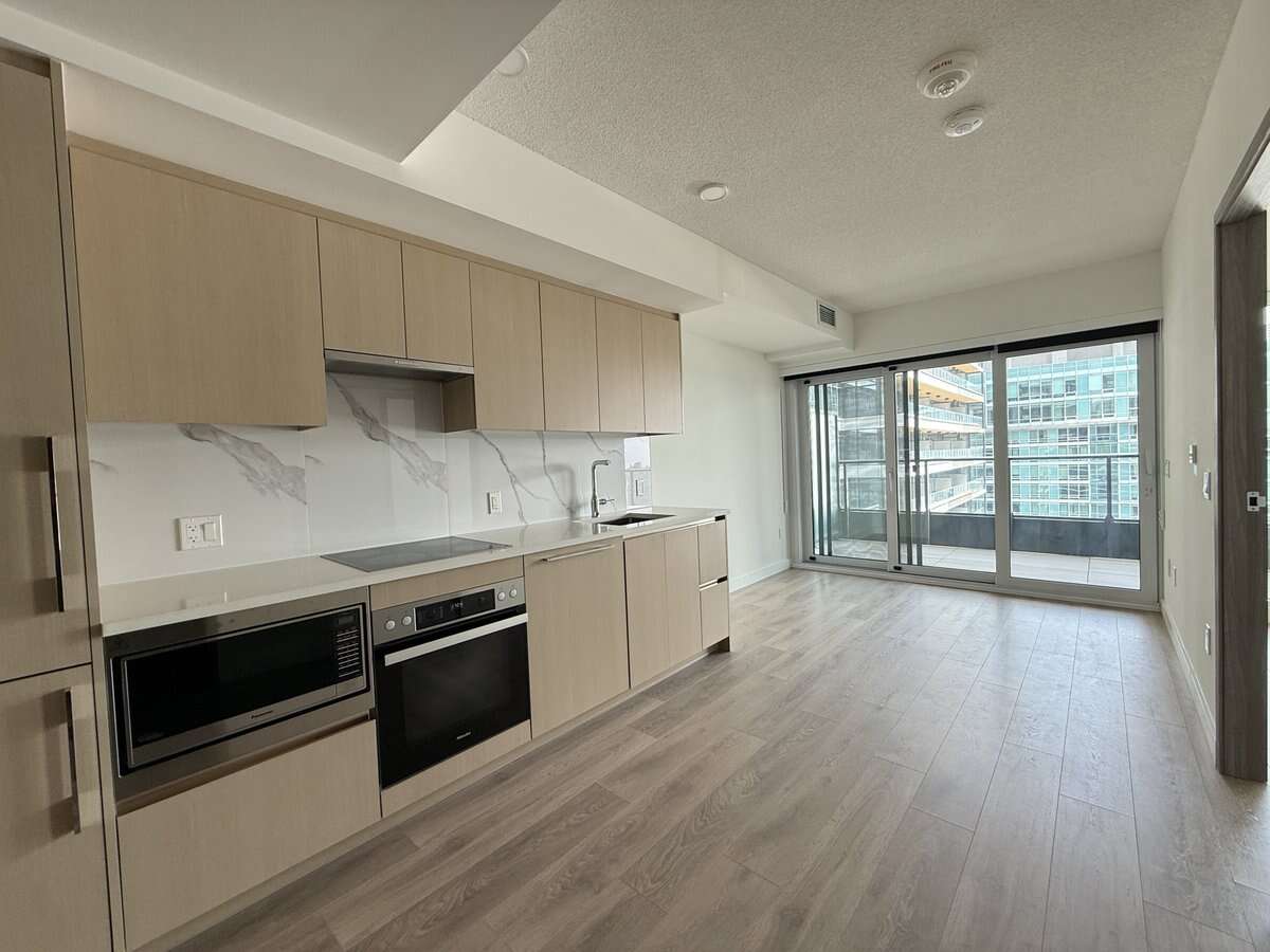 Luxury 1 bedrooms 1 baths Condo For Sale By Owner 