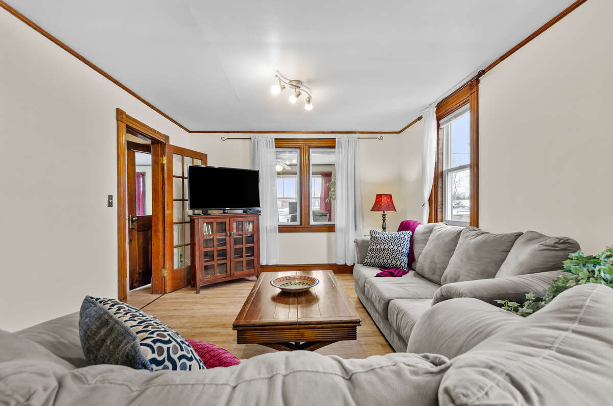 Waterfront country home with in-law suite/rental