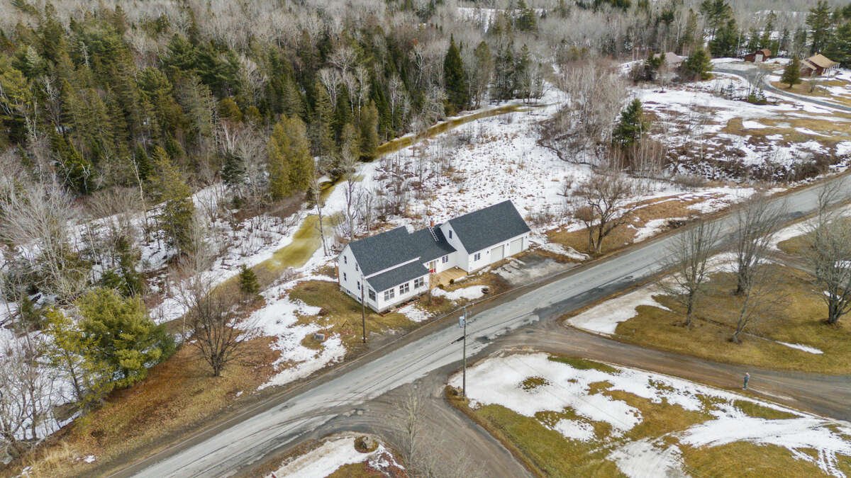 Waterfront country home with in-law suite/rental