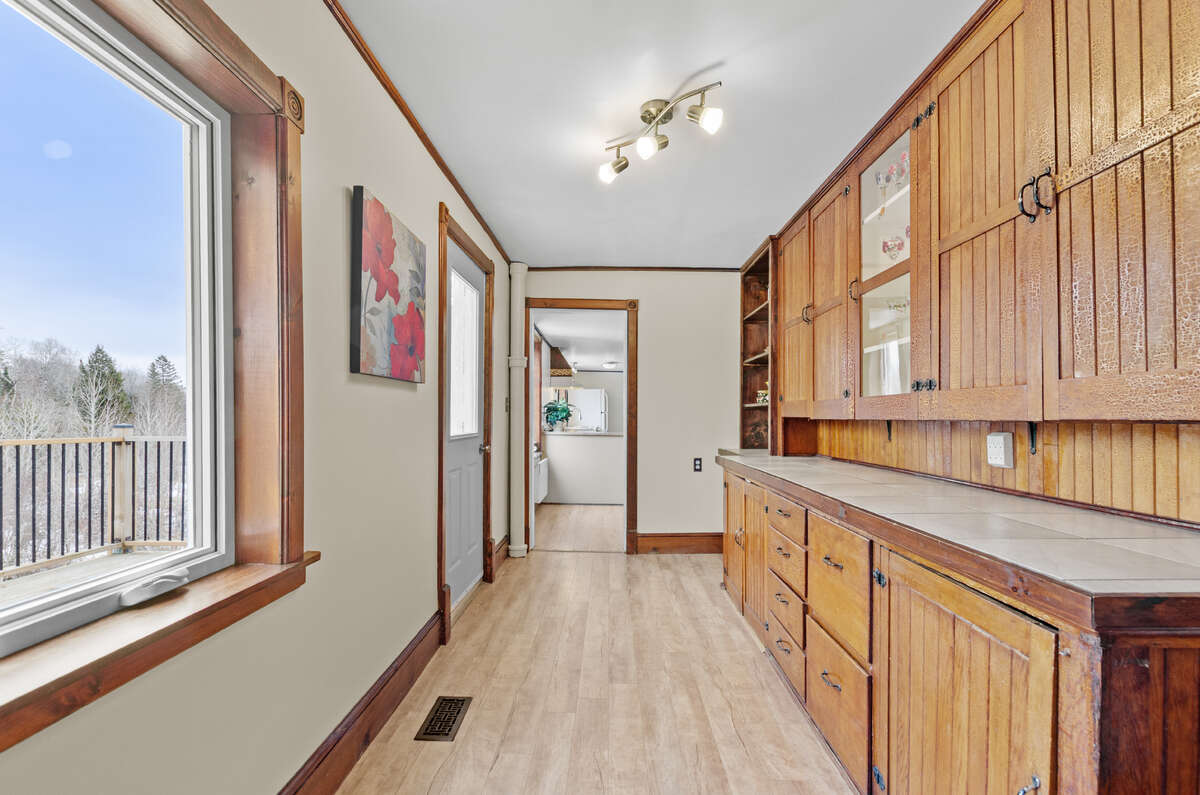 Waterfront country home with in-law suite/rental