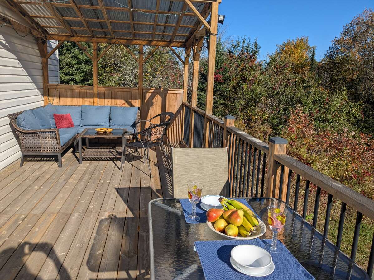 Waterfront country home with in-law suite/rental