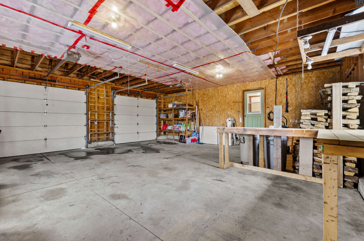 Waterfront country home with in-law suite/rental