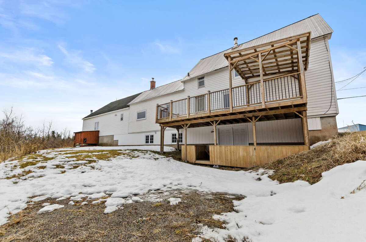 Waterfront country home with in-law suite/rental