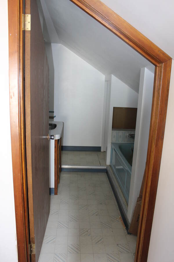 Upper Bathroom