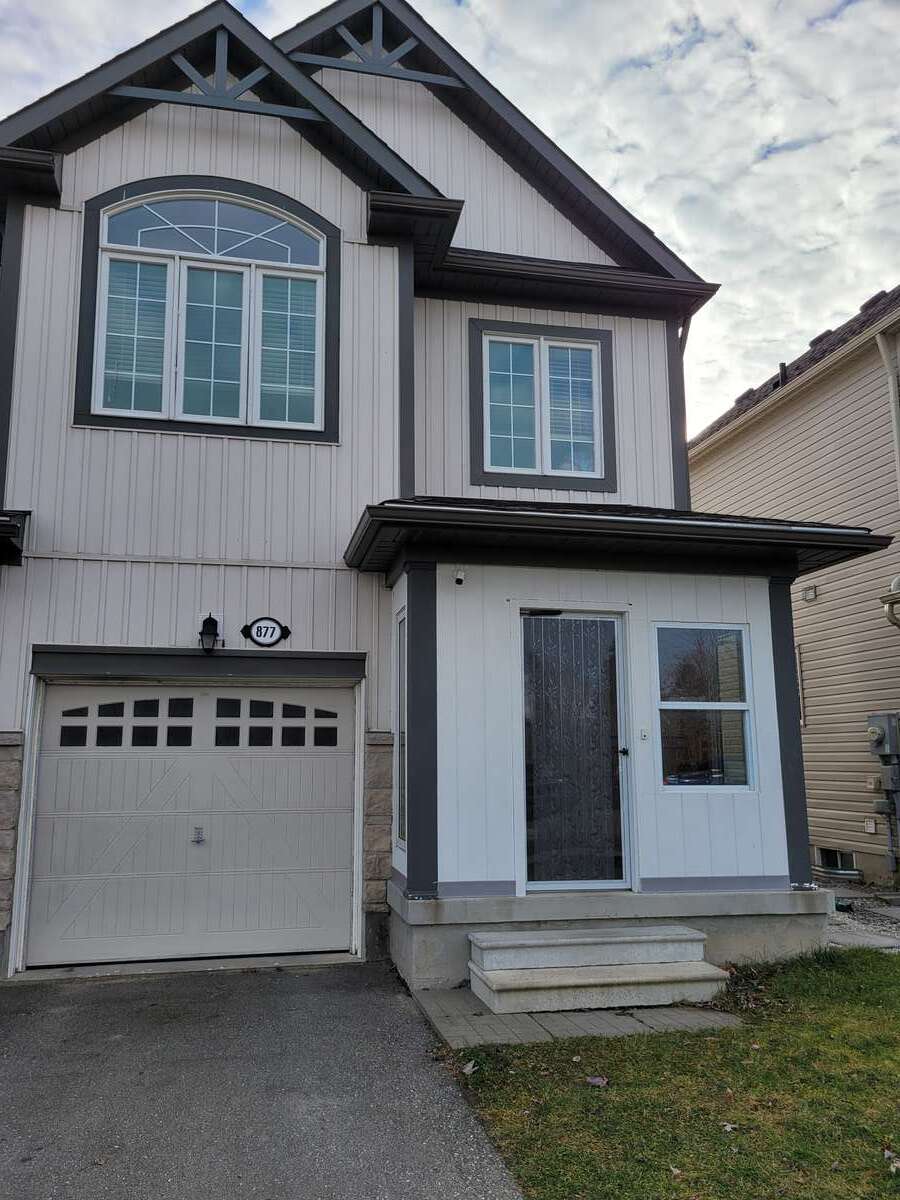 Townhouse For Sale in Shelburne, ON - 3 bed, 2.5 bath