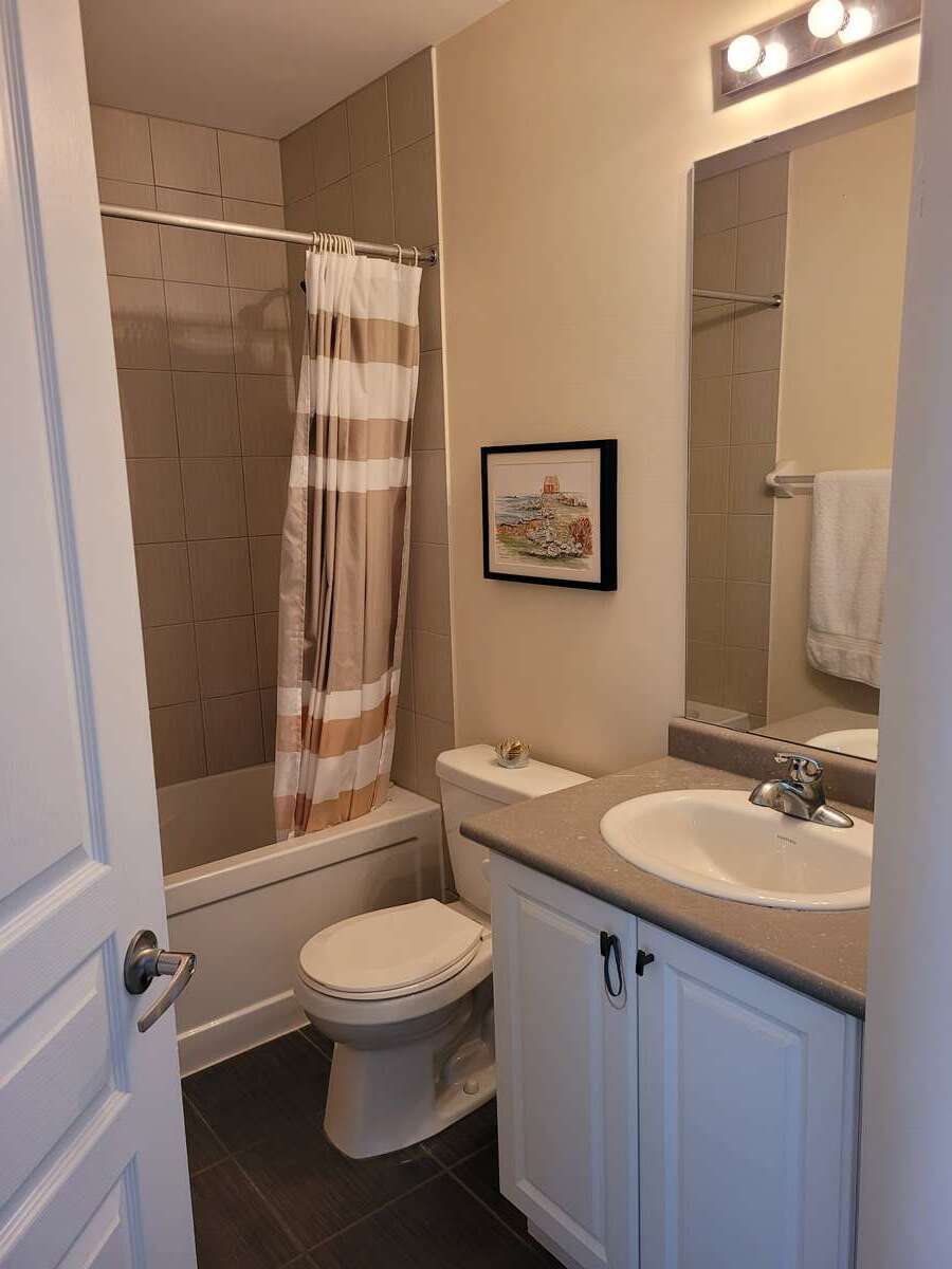 877 Cook Cres Townhouse For Sale in Shelburne, ON For Sale by Owner