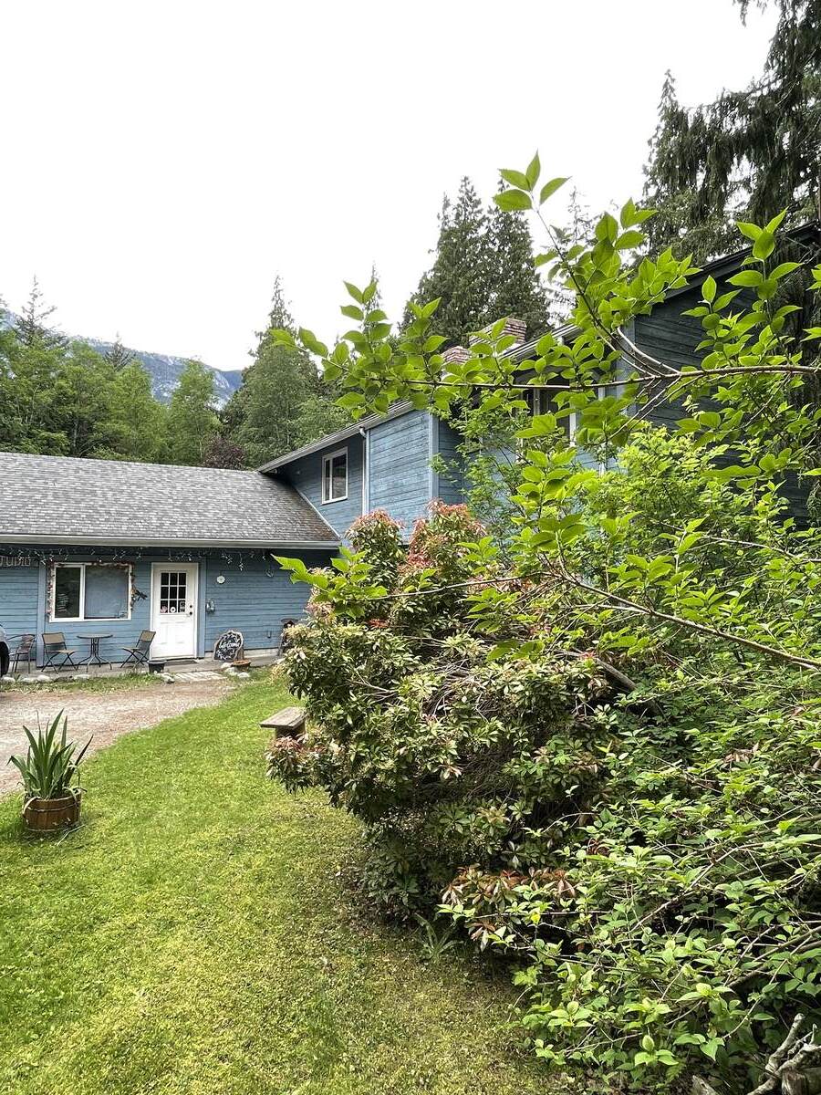 House / Acreage For Sale in Hagensborg, BC - 3 bed, 2 bath