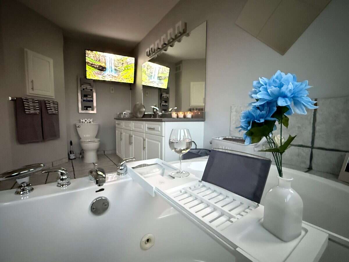 Winnipeg’s Sought-after Whyteridge Neighbourhood!