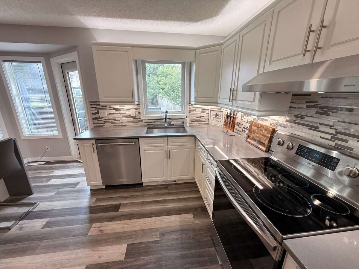 Winnipeg’s Sought-after Whyteridge Neighbourhood!