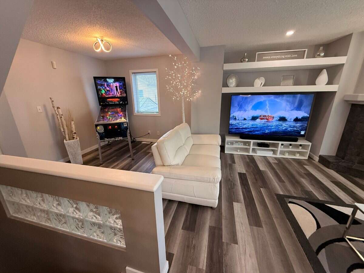 Winnipeg’s Sought-after Whyteridge Neighbourhood!