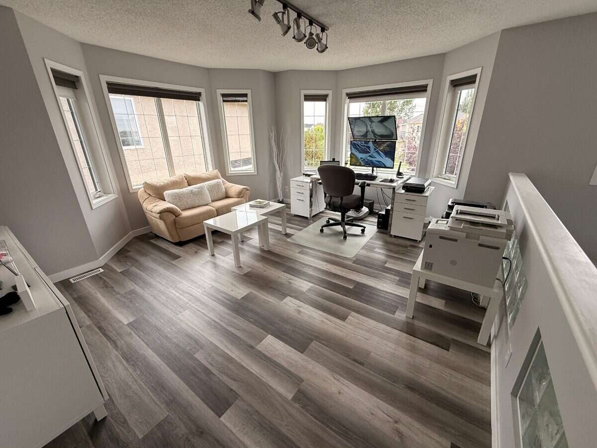 Winnipeg’s Sought-after Whyteridge Neighbourhood!
