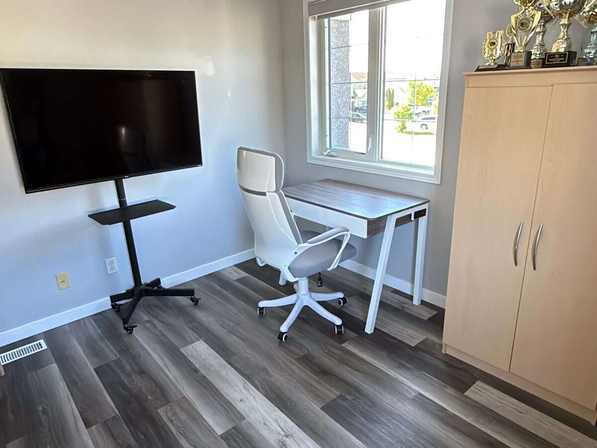 Winnipeg’s Sought-after Whyteridge Neighbourhood!