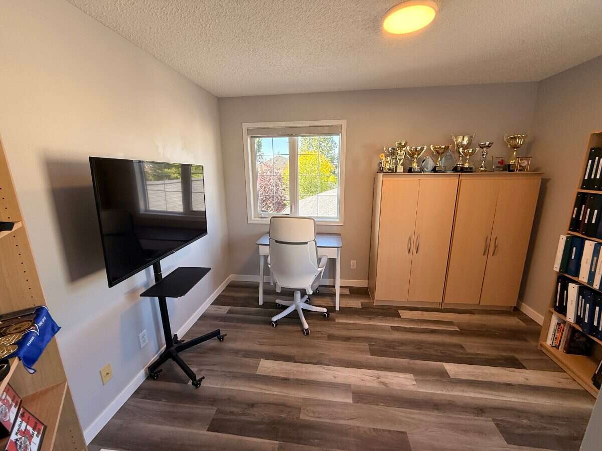 Winnipeg’s Sought-after Whyteridge Neighbourhood!