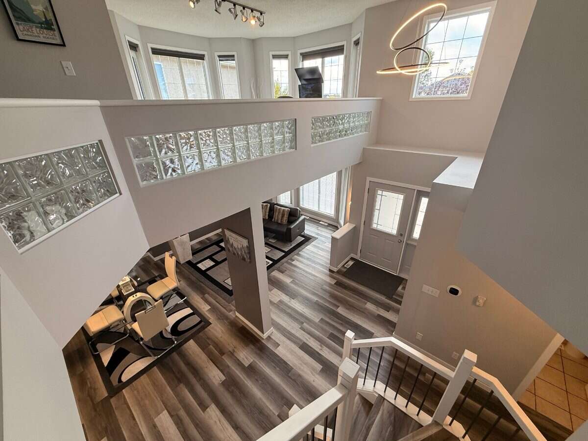 Winnipeg’s Sought-after Whyteridge Neighbourhood!