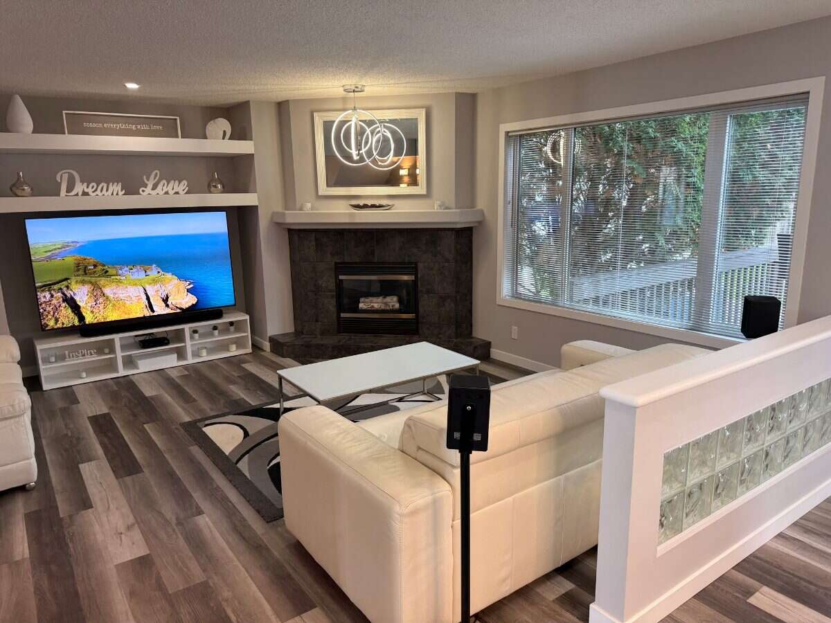 Winnipeg’s Sought-after Whyteridge Neighbourhood!