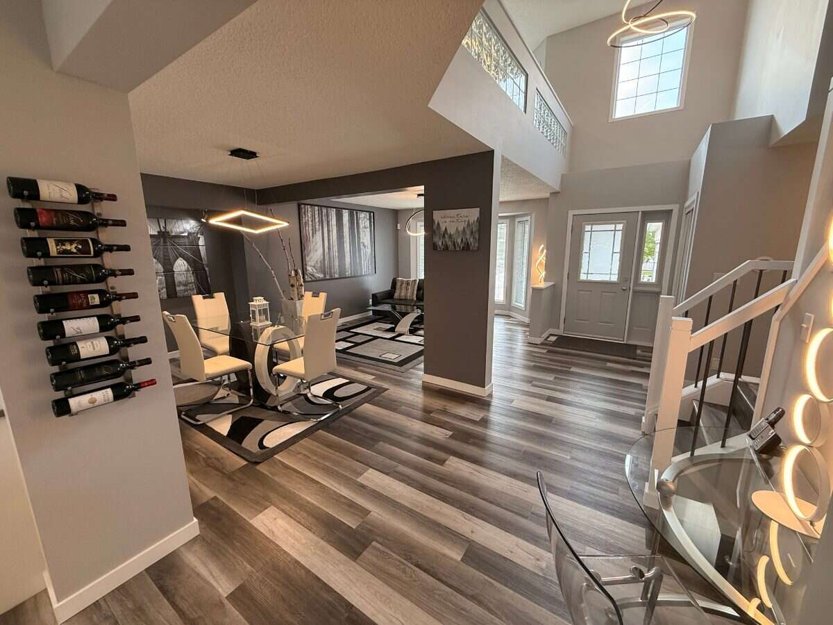 Winnipeg’s Sought-after Whyteridge Neighbourhood!