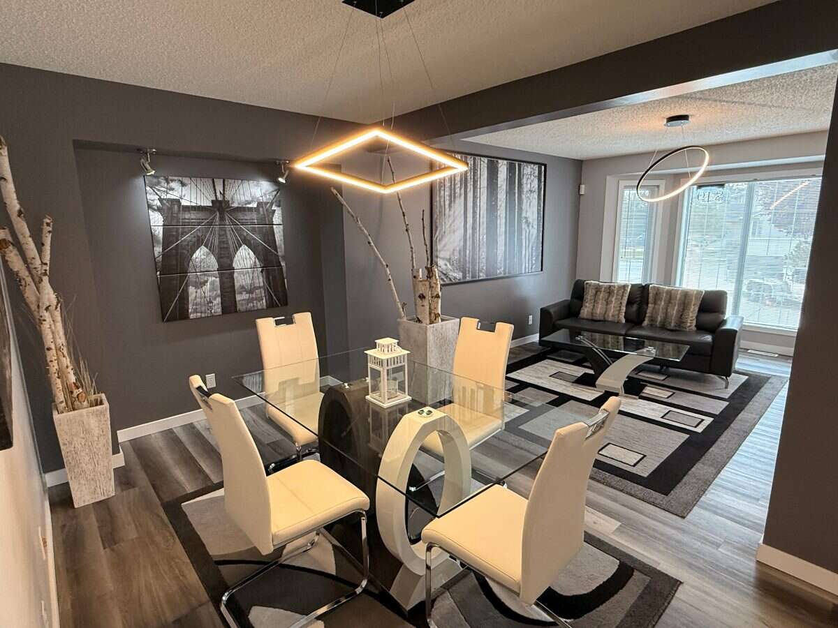 Winnipeg’s Sought-after Whyteridge Neighbourhood!