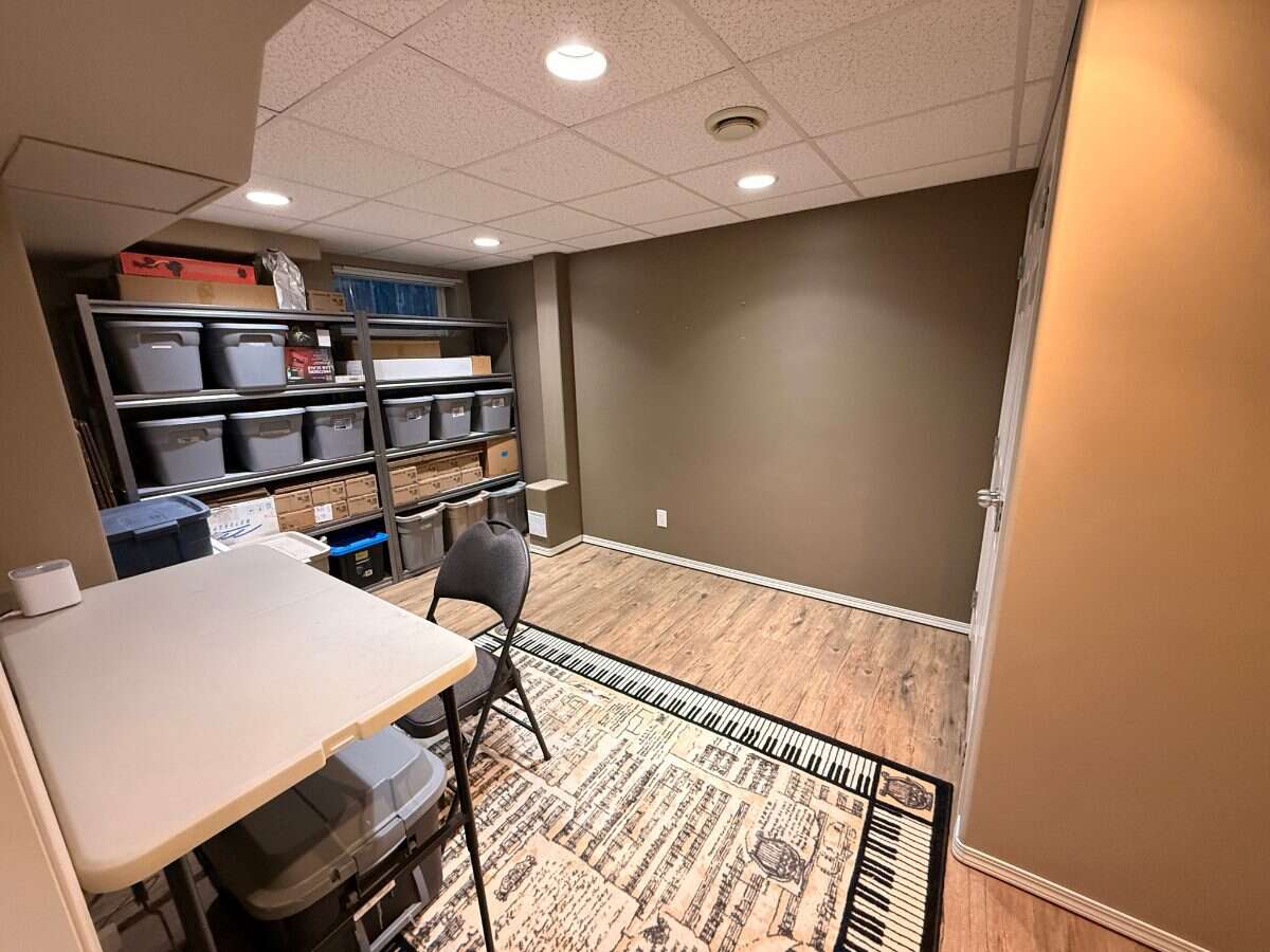 Winnipeg’s Sought-after Whyteridge Neighbourhood!