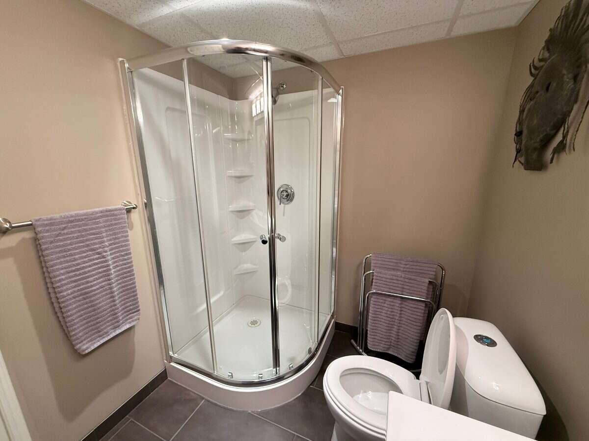 Winnipeg’s Sought-after Whyteridge Neighbourhood!