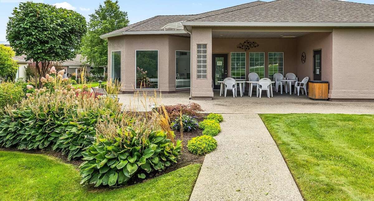 Huge Laundry Room ~ Tones of Storage and Cabinets