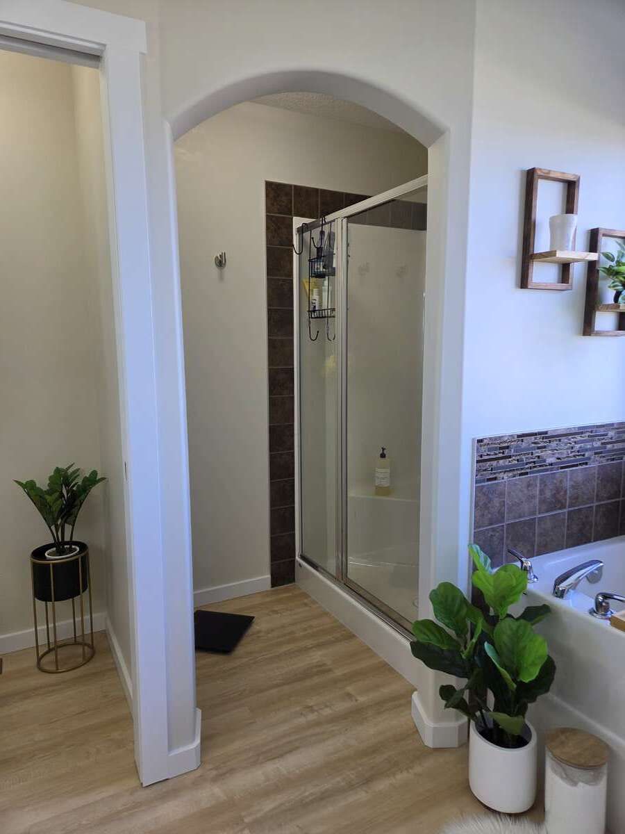 Master Ensuite Shower