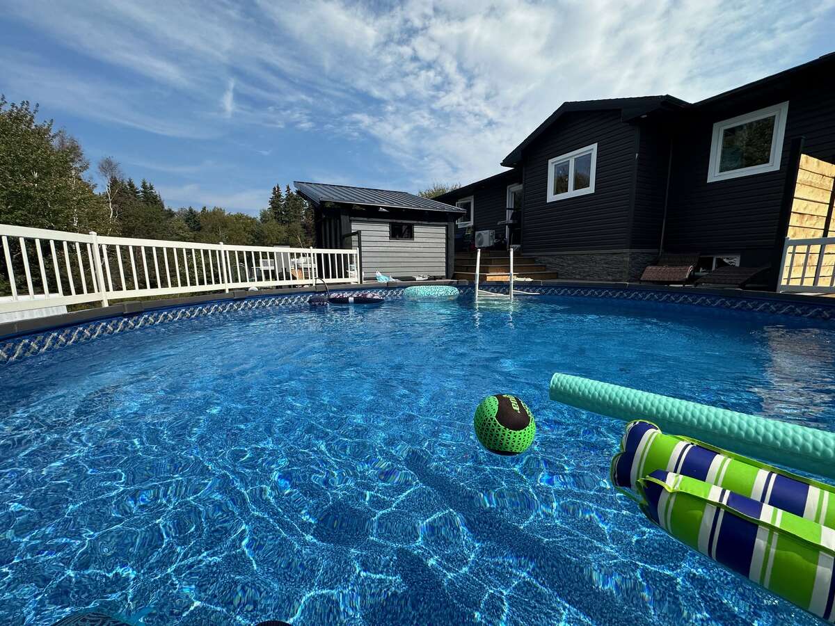 24 ft. round salt water pool