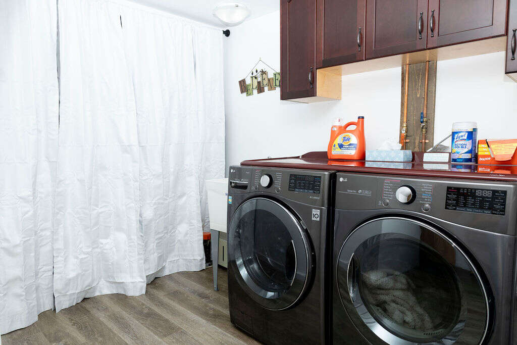 Large laundry with additional storage