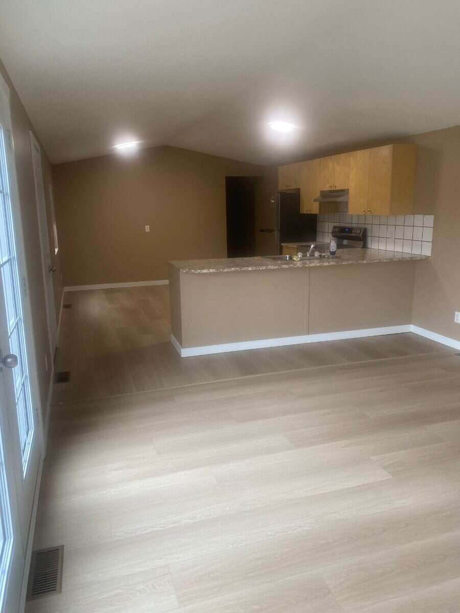  Three bedroom mobile home for sale in Thornhill