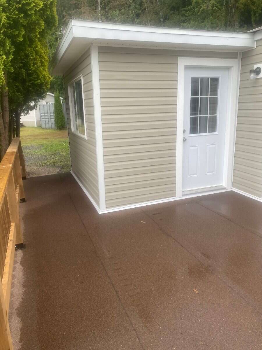  Three bedroom mobile home for sale in Thornhill