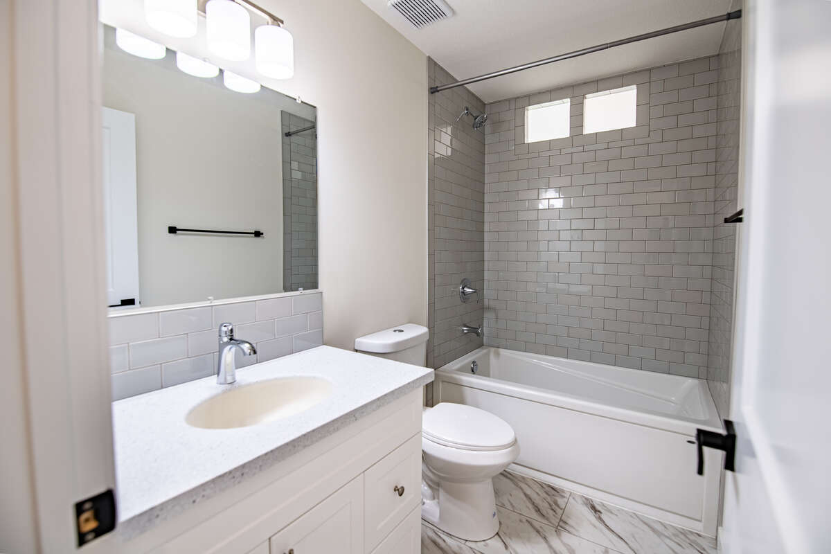 Second Floor Main Bathroom