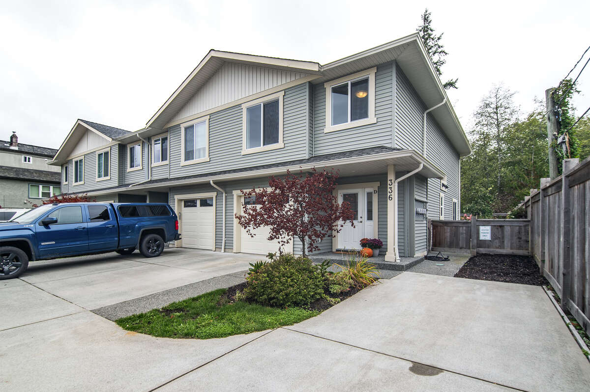 Townhouse / 4-Plex For Sale in Campbell River, BC - 3 bed, 2.5 bath