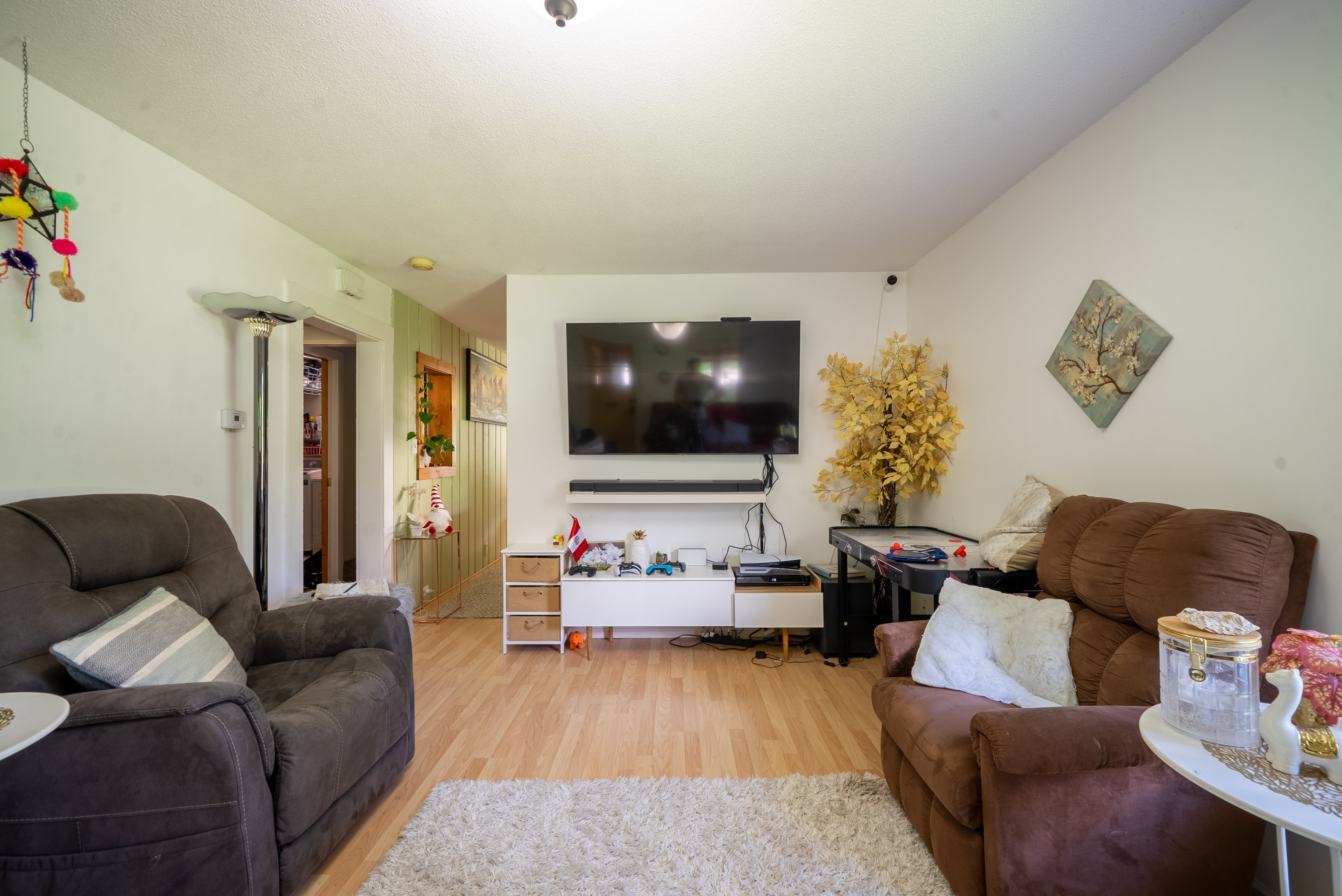 4 bedroom plus den, 3 bathroom home in Nelson, BC.