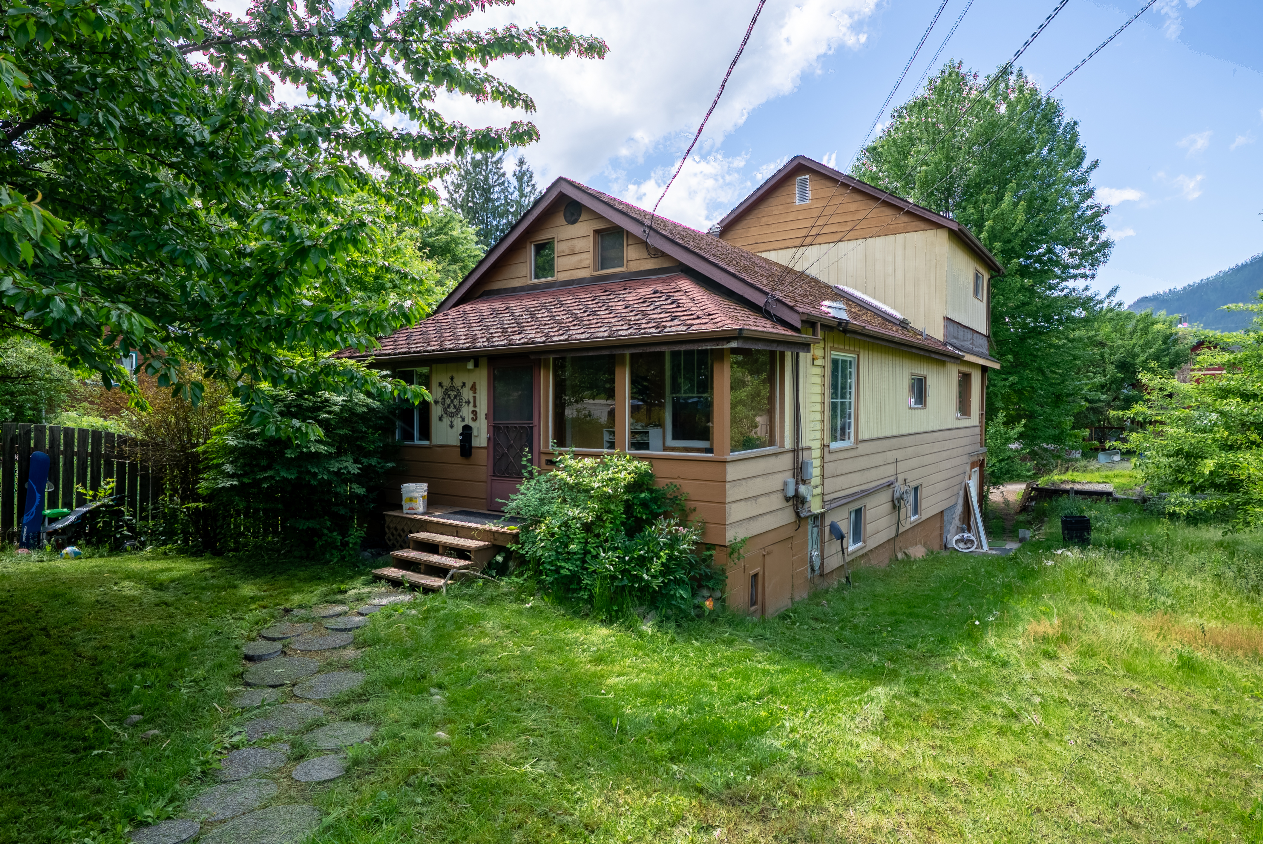 4 bedroom plus den, 3 bathroom home in Nelson, BC.