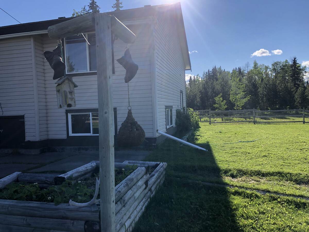 Acreage / Manufactured Home For Sale in Lone Butte, BC - 4 bed, 2 bath