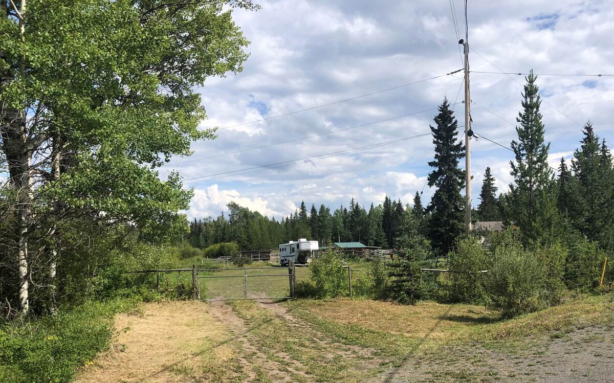 Acreage / Manufactured Home For Sale in Lone Butte, BC - 4 bed, 2 bath