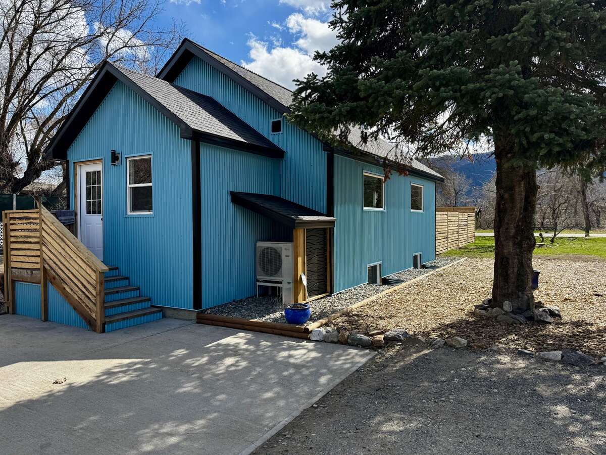 Fully Renovated Custom Home- Move in Ready