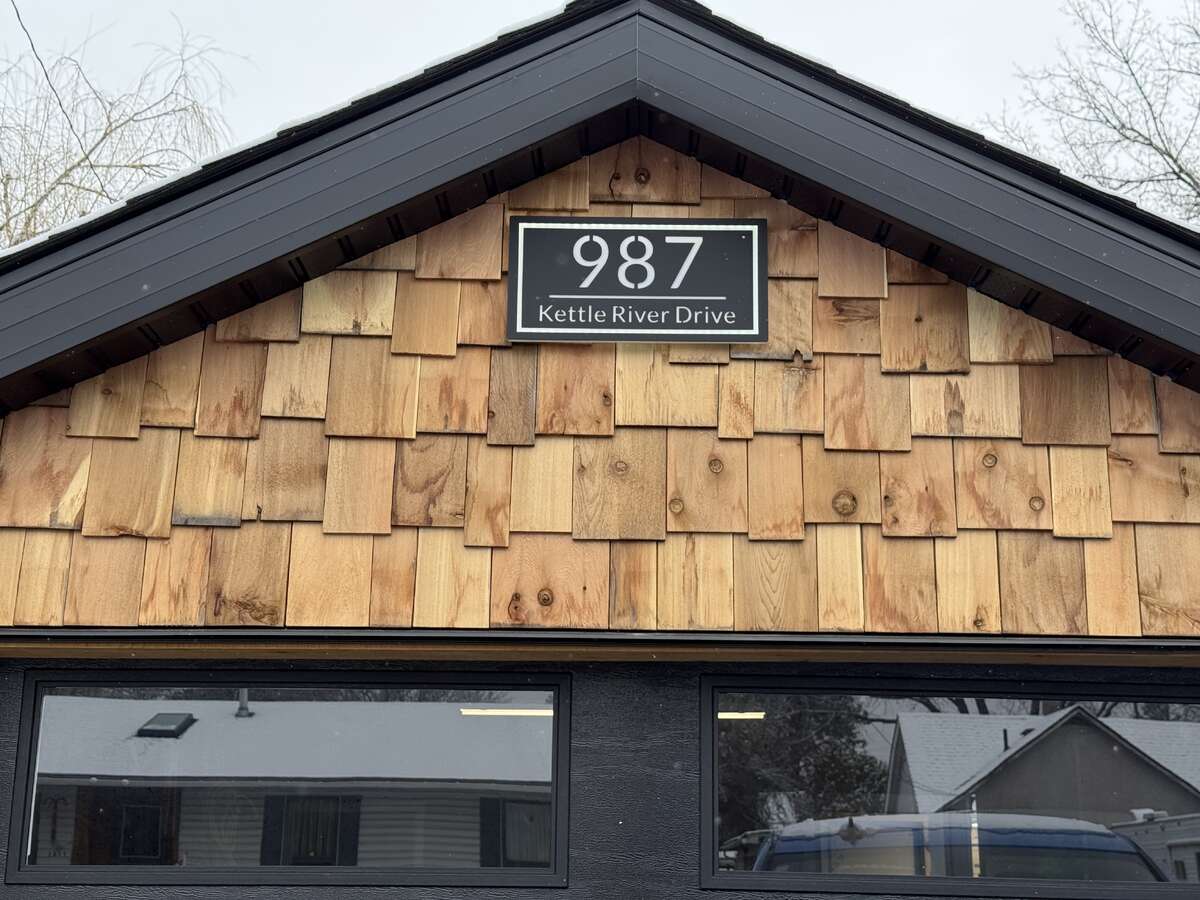 987 Kettle River Drive