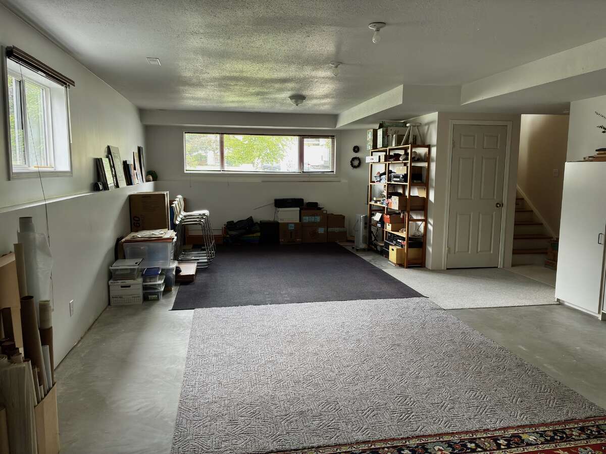 A bright and spacious home in a great location!