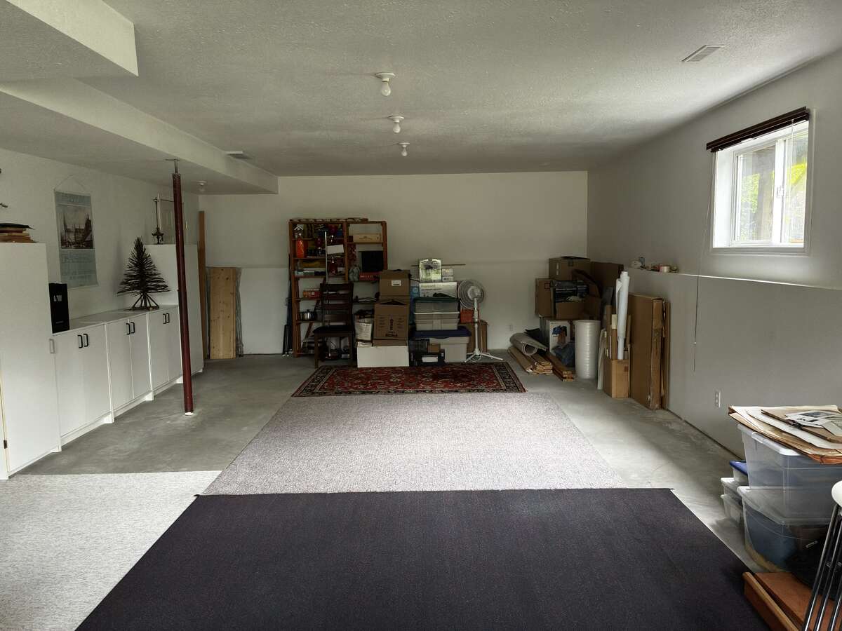 A bright and spacious home in a great location!