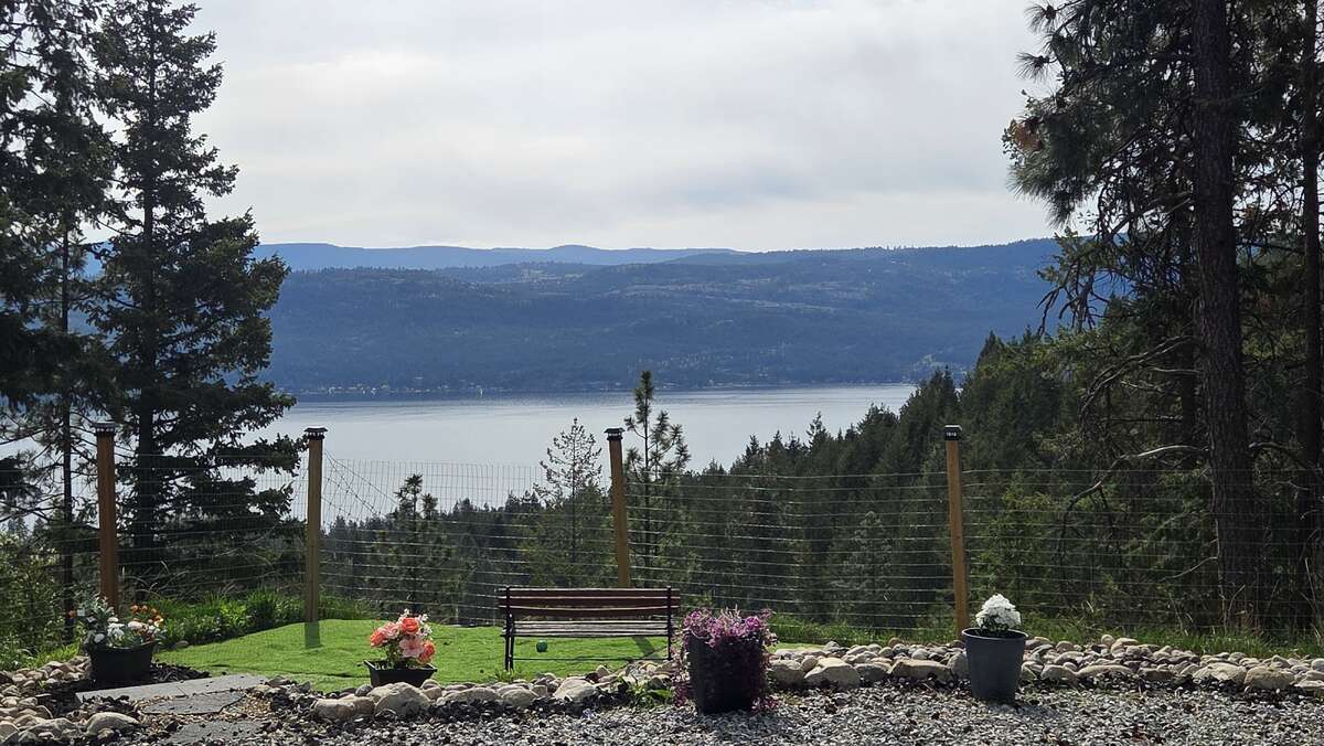 Okanagan Lakeview Modern Home Solar, Shop, Private