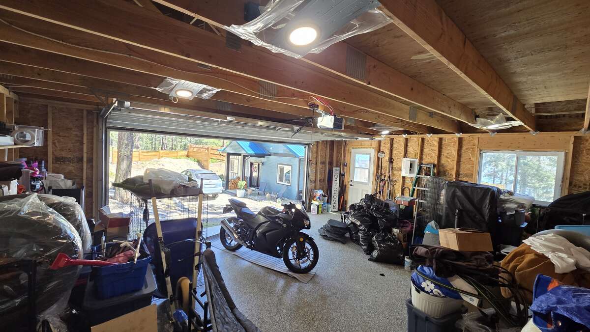 Okanagan Lakeview Modern Home Solar, Shop, Private