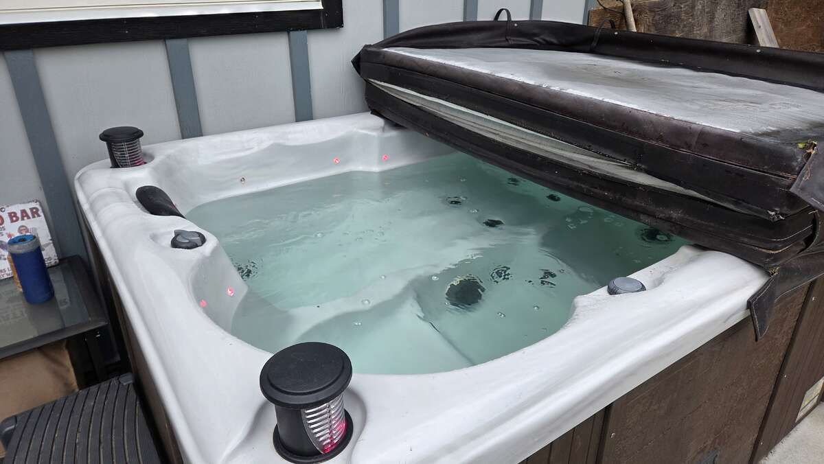 Okanagan Lakeview Modern Home Solar, Shop, Private