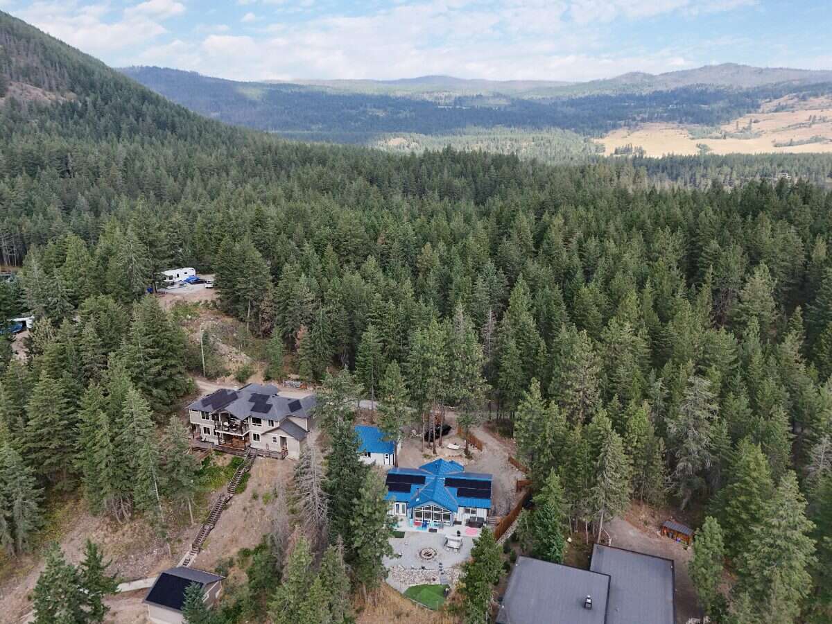 Lake Views • Freehold • Low Monthly Costs • Modern