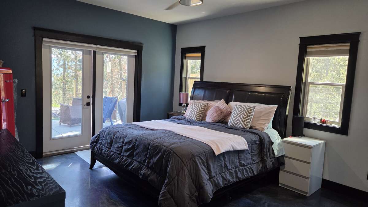 Okanagan Lakeview Modern Home Solar, Shop, Private