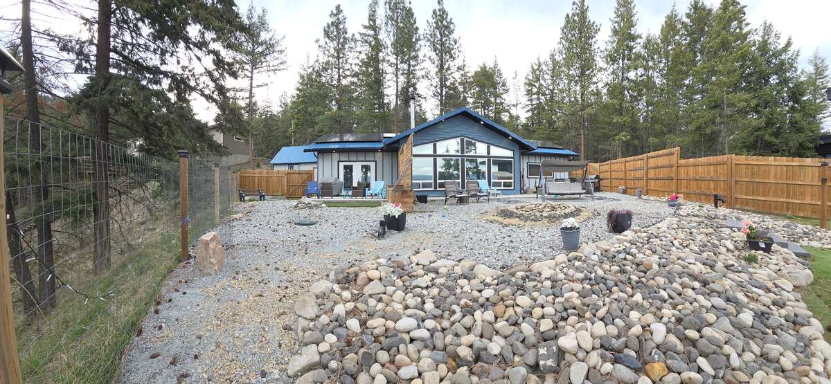 Okanagan Lakeview Modern Home Solar, Shop, Private